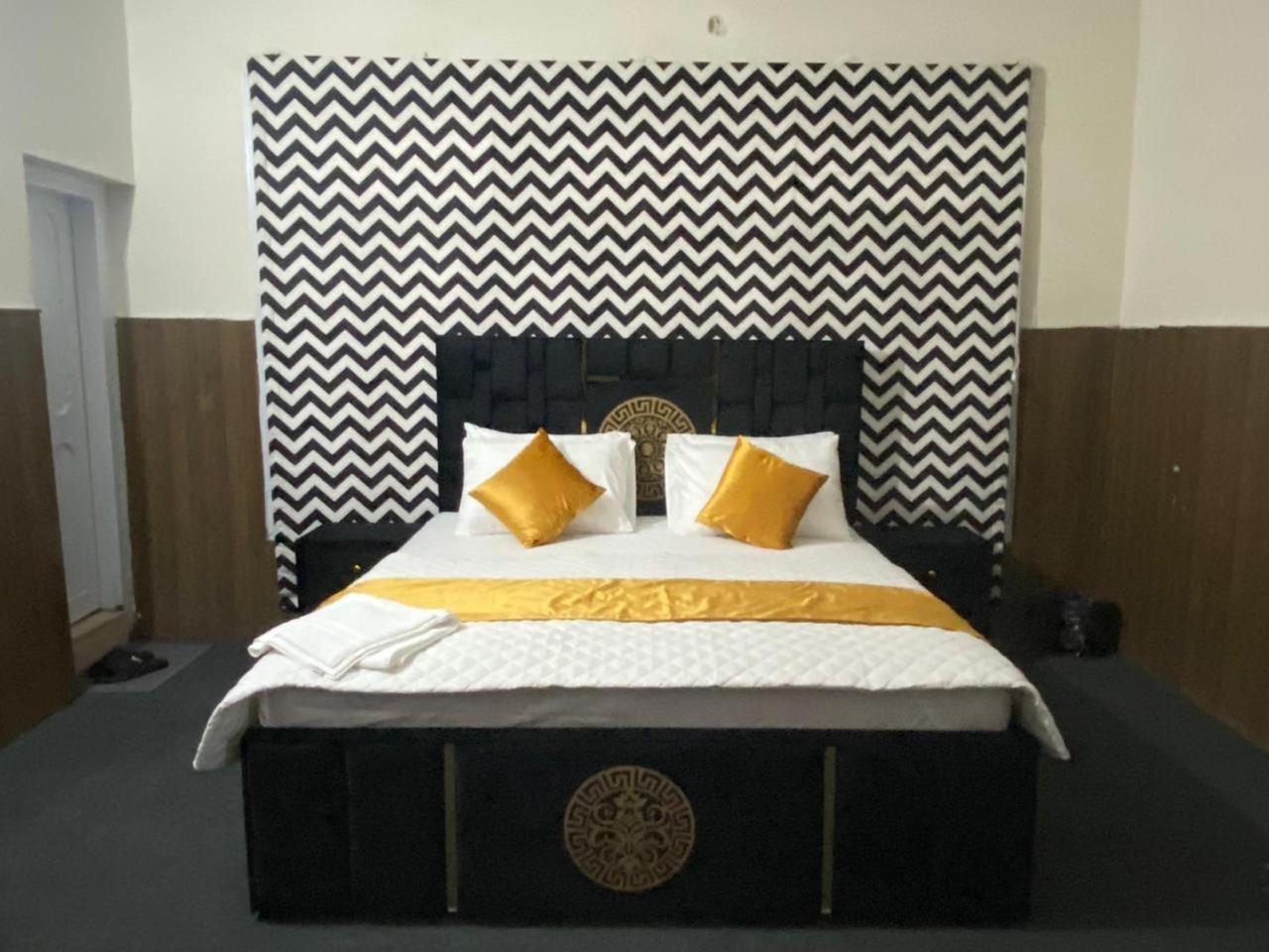 The Nook Hotel Музафарабад Екстериор снимка