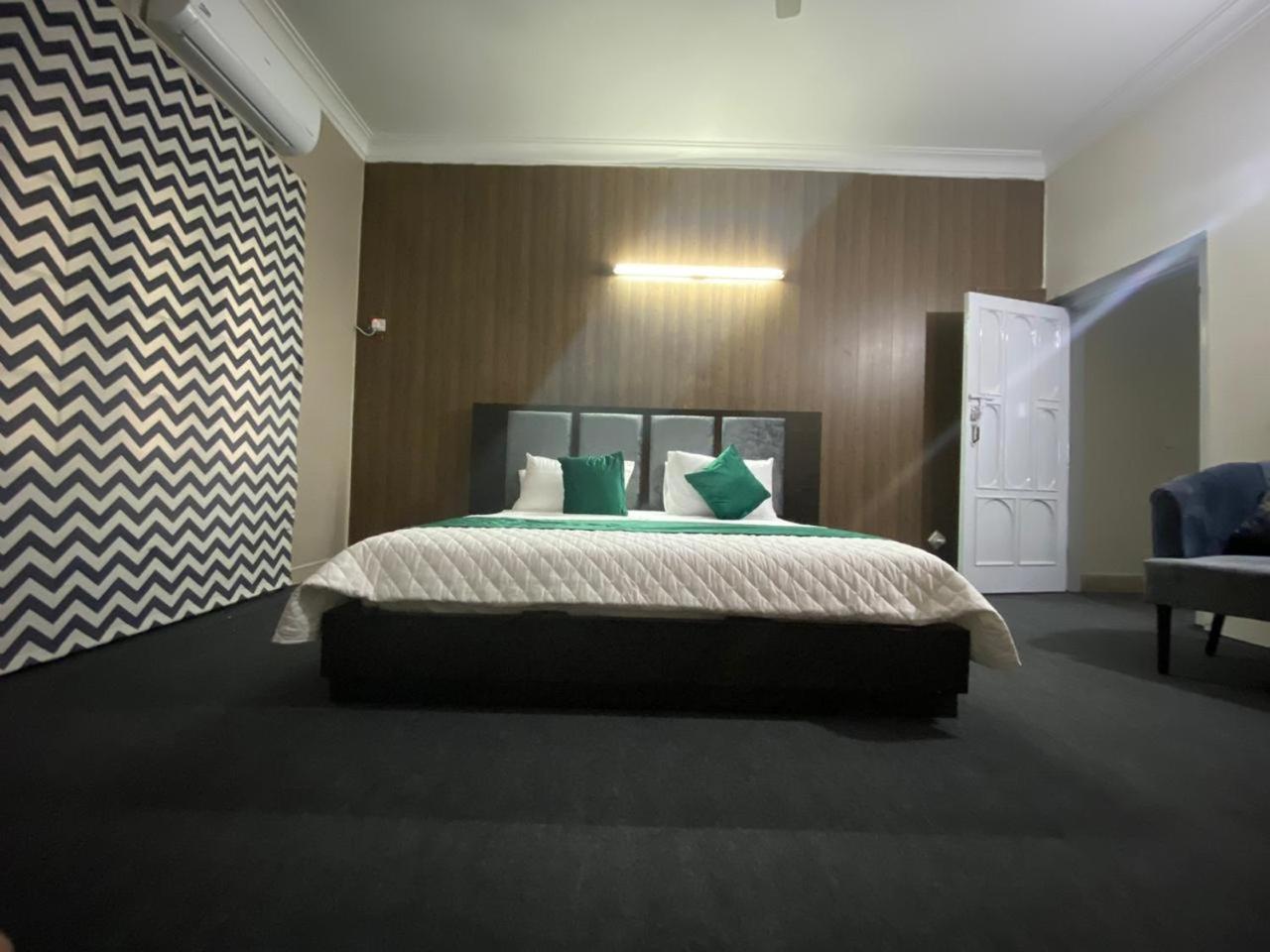 The Nook Hotel Музафарабад Екстериор снимка