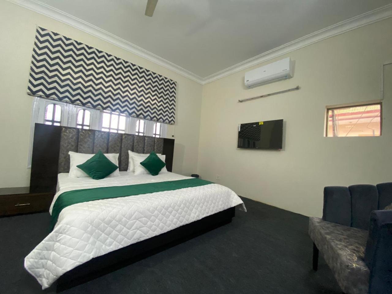 The Nook Hotel Музафарабад Екстериор снимка