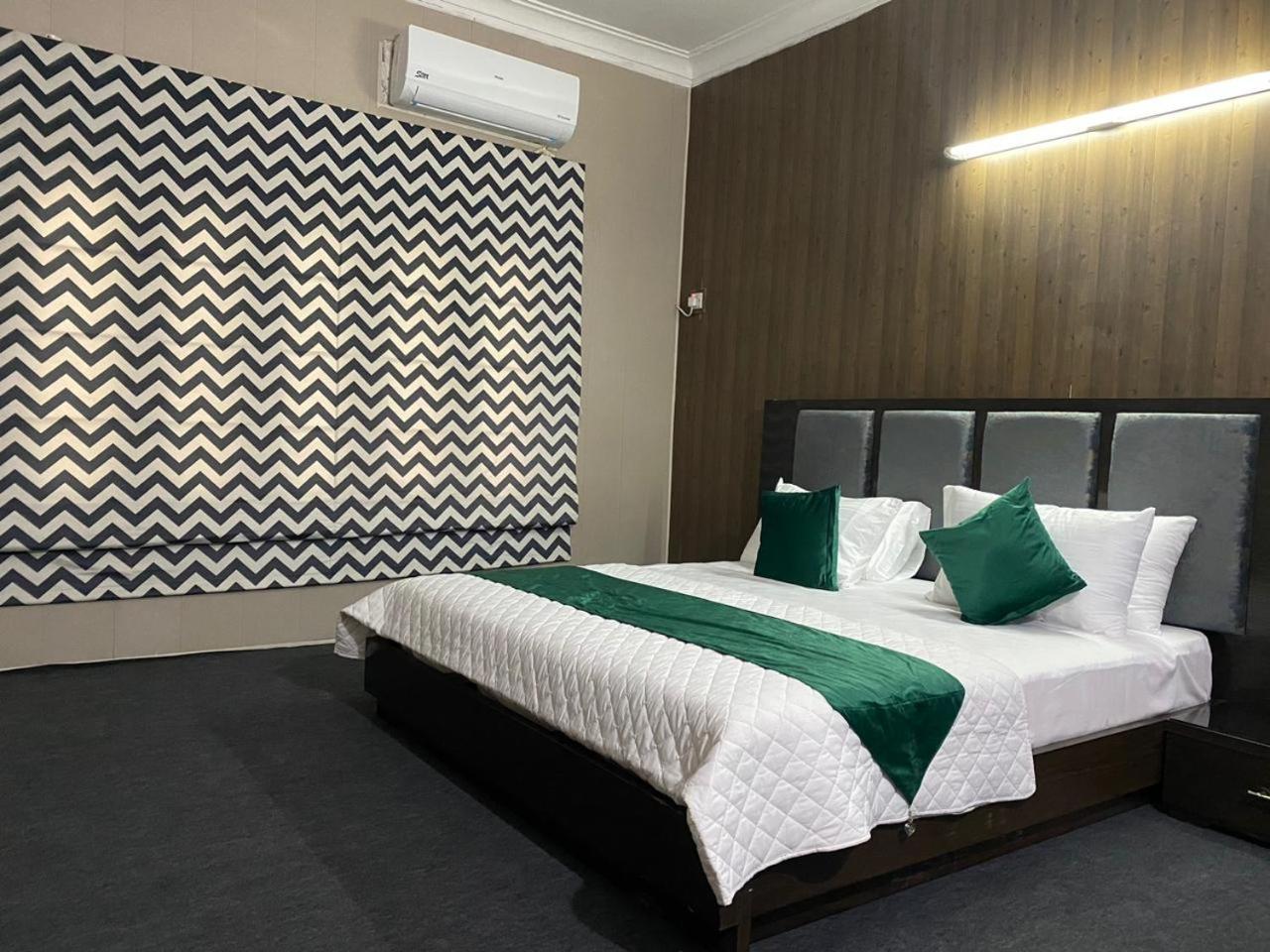 The Nook Hotel Музафарабад Екстериор снимка